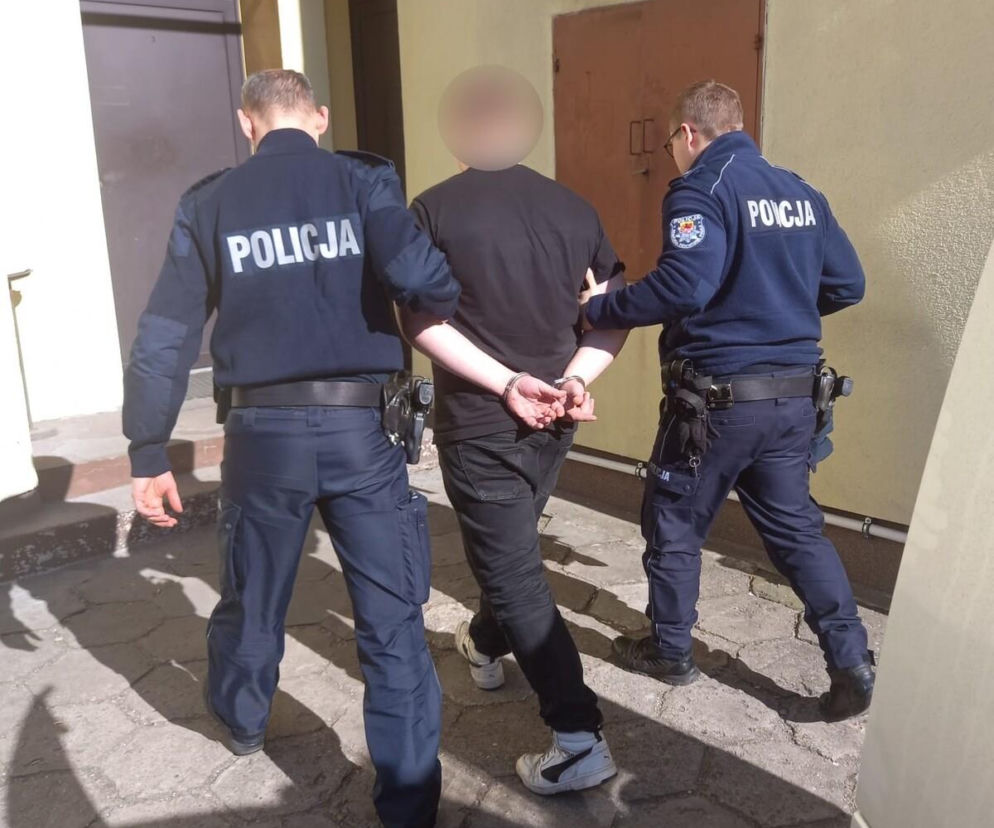 23-latek napadnięty w centrum miasta. Sprawcy użyli noża i broni