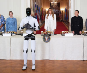 Ekspert przeanalizował wystąpienie Marty Nawrockiej. Zwrócił uwagę na jej ręce