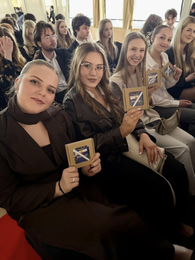 Zakończenie roku szkolnego maturzystów II LO w Starachowicach. Wyjątkowa uroczystość w obiektywie