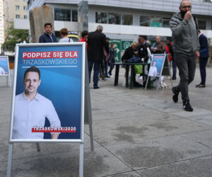 Trzaskowski rozpoczął zbiórkę podpisów w centrum Warszawy