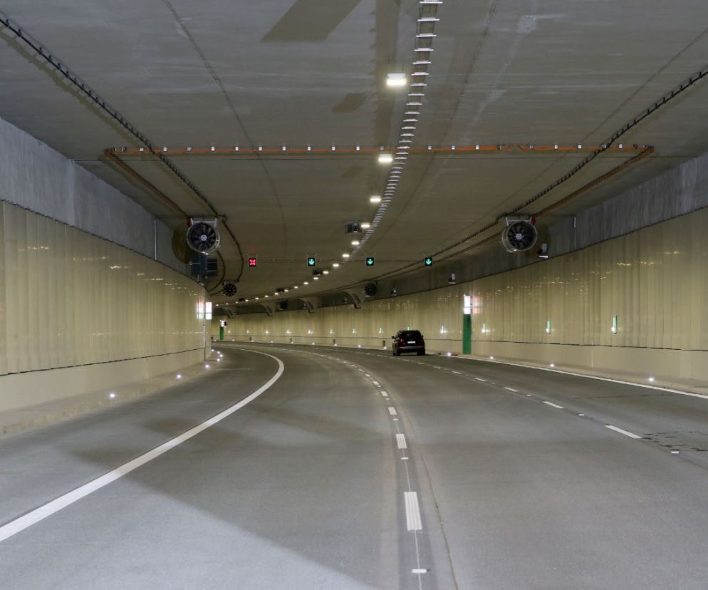 Zderzenie samochodów w tunelu pod Ursynowem. Pierwszy incydent w tunelu POW