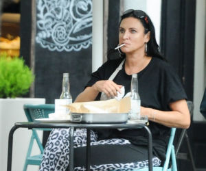  Kayah w restauracji i na rowerze