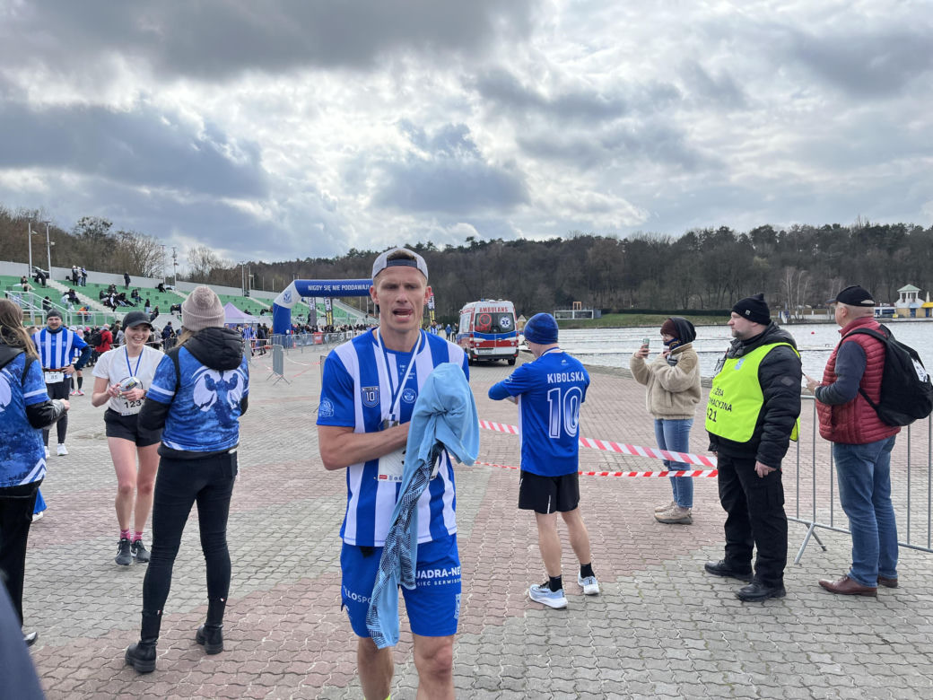 Kibolska Dycha 2024. Wyjątkowy bieg kibiców Lecha Poznań