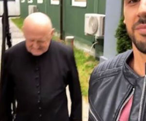 M jak miłość po wakacjach 2020. Rafał (Jakub Kucner), ksiądz (Maciej Damięcki)