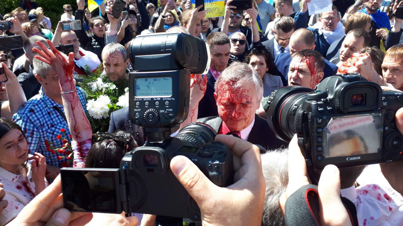 Ambasador Rosji chciał złożyć kwiaty w Dniu Zwycięstwa  na cmentarzu żołnierzy radzieckich 