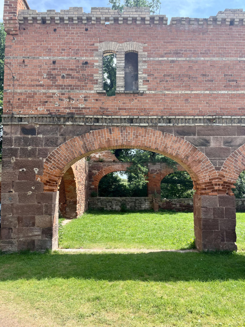 Zamek Sarny na Dolnym Śląsku