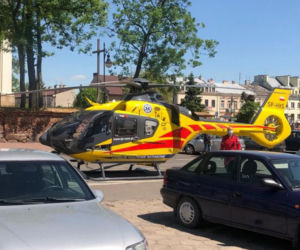 Autobus uderzył w drzewo w Górze Kalwarii