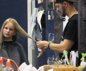 Włosy na peruki dla chorych na raka