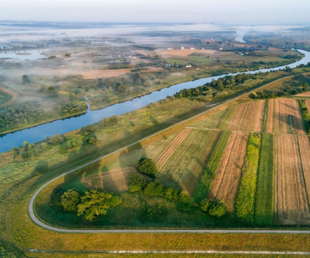To najpiękniejsza trasa rowerowa w woj. śląskim. Przebiega wzdłuż najdłuższej rzeki w Polsce