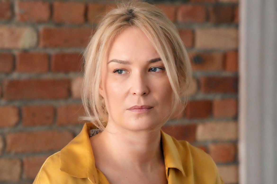 Barwy szczęścia odc. 3392 po wakacjach. Karolina (Marta Dąbrowska)