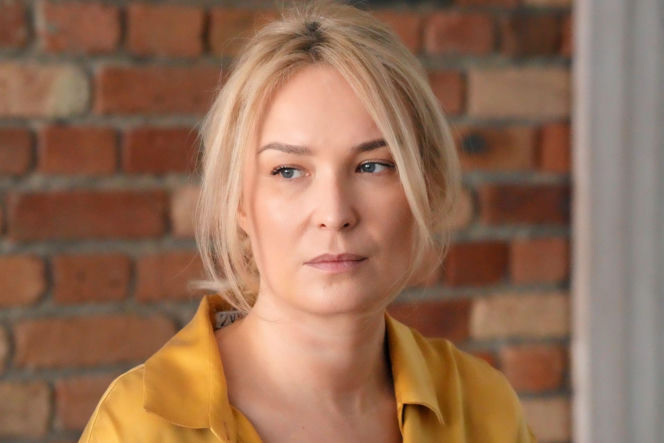 Barwy szczęścia odc. 3392 po wakacjach. Karolina (Marta Dąbrowska)