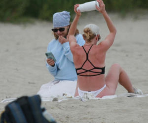 Ewa Skibińska na plaży