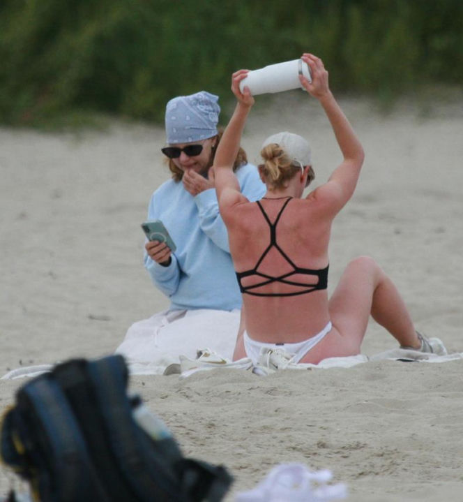 Ewa Skibińska na plaży