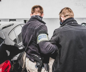 Kradł auta klasy premium. Wpadł za kierownicą Mercedesa GLS za pół miliona złotych!