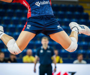 Ekstraklasa siatkarzy: Aluron CMC Warta Zawiercie triumfuje. Czy Asseco Resovia zdoła odrobić straty?