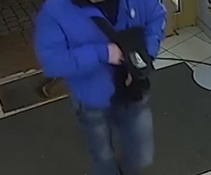 Policja z Torunia wciąż poszukuje sprawców pobicia obcokrajowców. Rozpoznajesz ich?