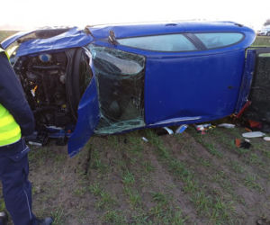 Wyszogród. Dachowanie zakończone śmiercią! Seat 37-latka wypadł z drogi [ZDJĘCIA]