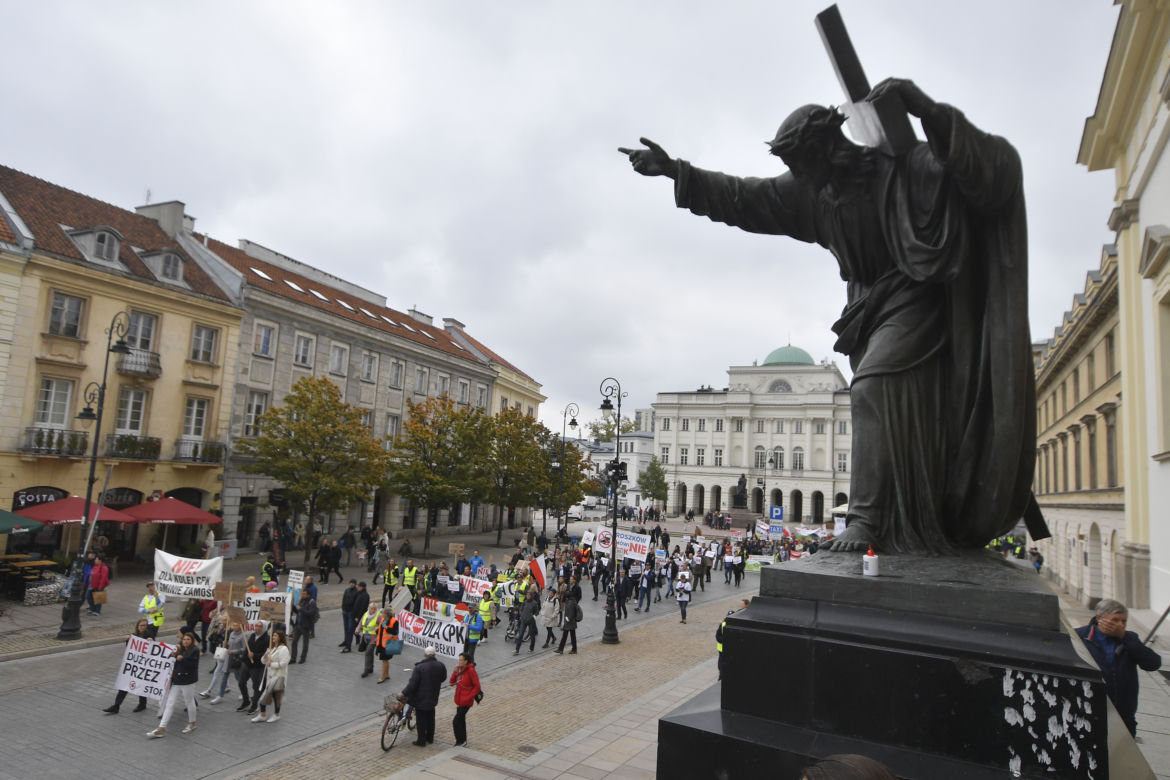 Warszawa. Wielki protest przeciwko budowie Centralnego Portu Komunikacyjnego