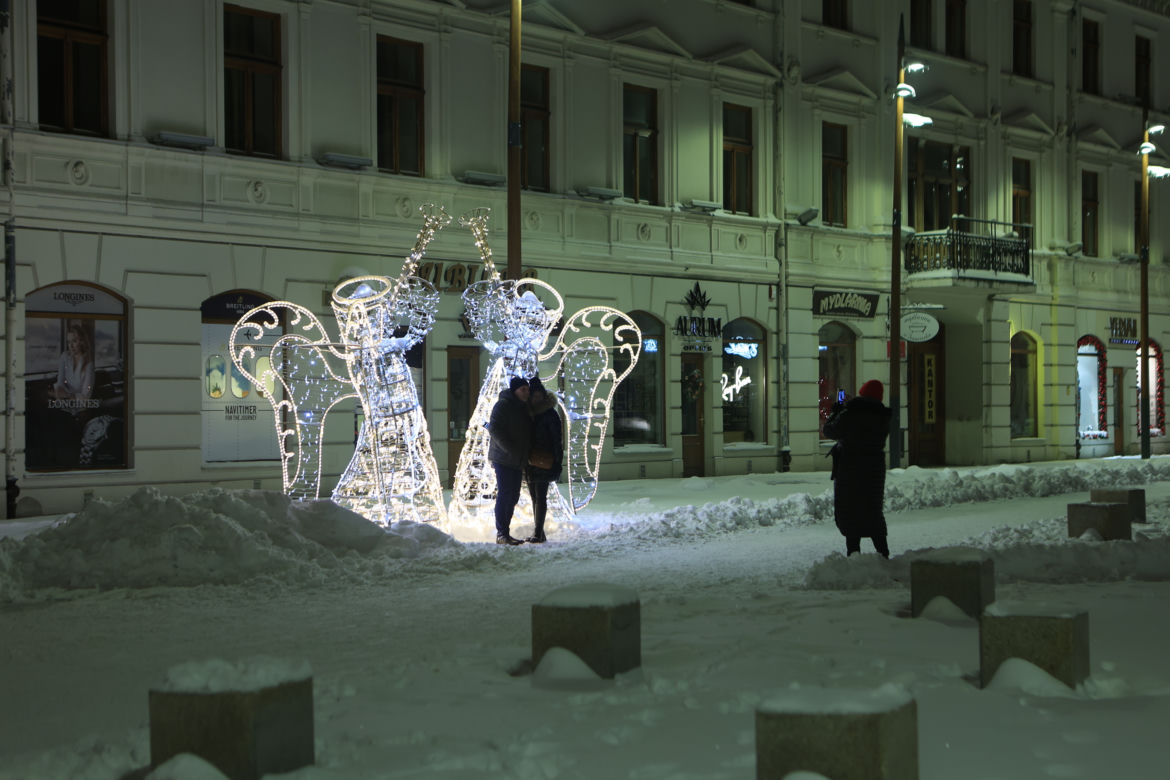 Śnieżny Lublin wieczorową porą