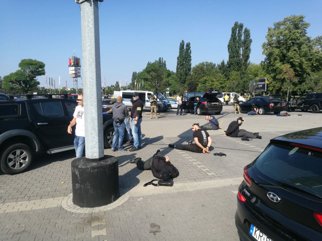 Wielka akcja policji i antyterrorystów na al. Pokoju w Krakowie