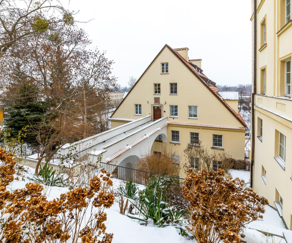 Dom Profesorów na ul. Brzozowej w Warszawie