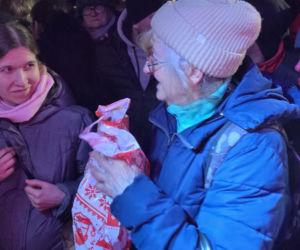 Wigilia w Coffee House Waryńskiego 19. Święty Mikołaj przyszedł do potrzebujących wsparcia