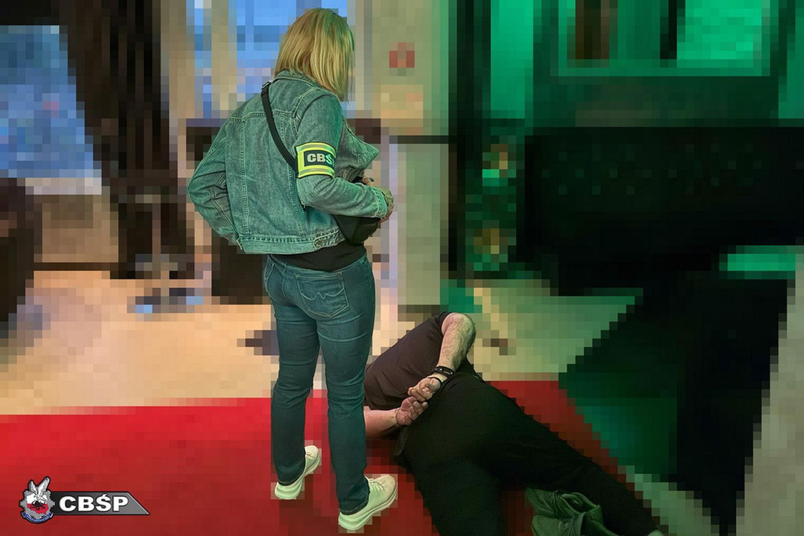 Agencja towarzyska kontra stu policjantów. Kilkanaście osób zatrzymanych!