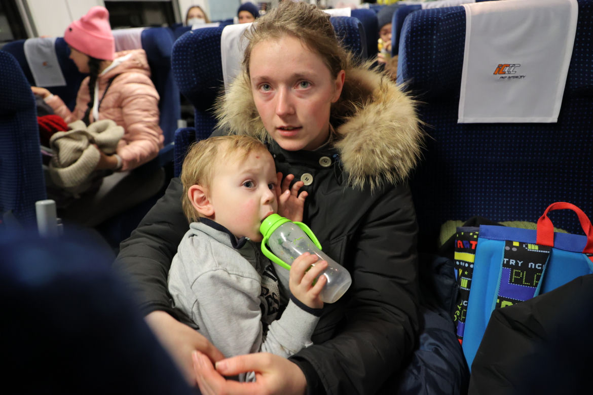 Uratowano z Ukrainy 600 matek i dzieci! W specjalnym pociągu trafili do Polski