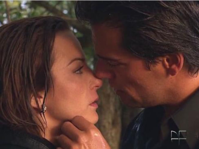 Nieposkromiona miłość odc. 27. Camila ( Silvia Navarro), Daniel (Cristian de la Fuente)