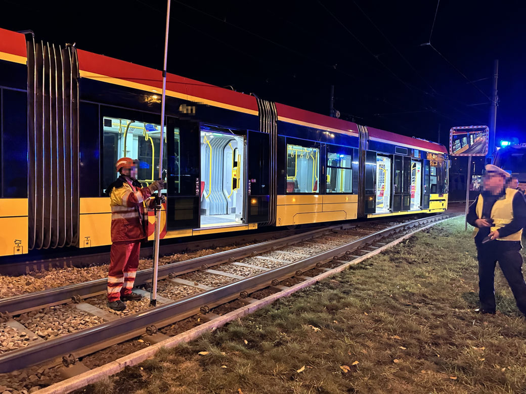 Wielka awaria. Nowy tramwaj wykoleił się na Wierzbnie