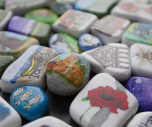 Znalazłeś kamień w Krakowie? To może być zaproszenie na Warmię i Mazury