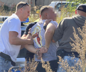 Poszukiwany i z zakazami po pościgu dał nura w trzciny. „W Polsce już nic nie można!”