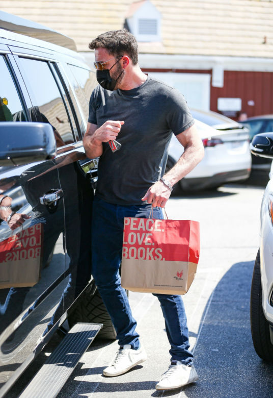 Jennifer Lopez i Ben Affleck z dziećmi na lunchu
