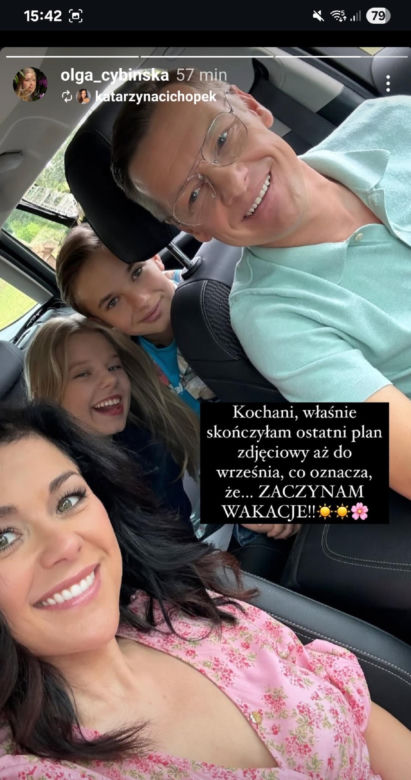 M jak miłość nowy sezon. Lenka (Olga Cybińska), Kinga (Katarzyna Cichopek), Piotrek (Marcin Mroczek), Misiek (Aleksander Bożyk) na planie