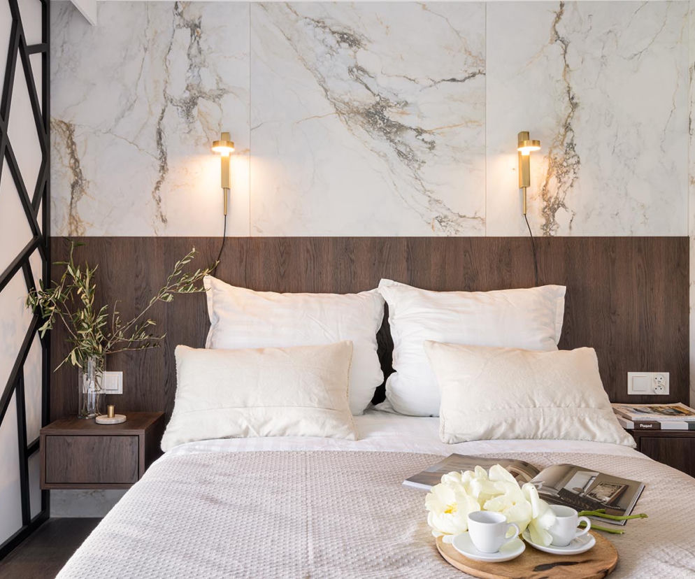 Jak urządzić małą sypialnię w bloku? 15 pomysłów na piękną aranżację