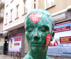Gorące serca smagane wiatrem. Torunianie grają z WOŚP po raz trzydziesty! [FOTO]