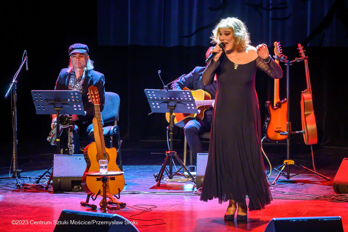 „Femmes czyli kobiety”. Koncert Justyny Bacz w Centrum Sztuki Mościce