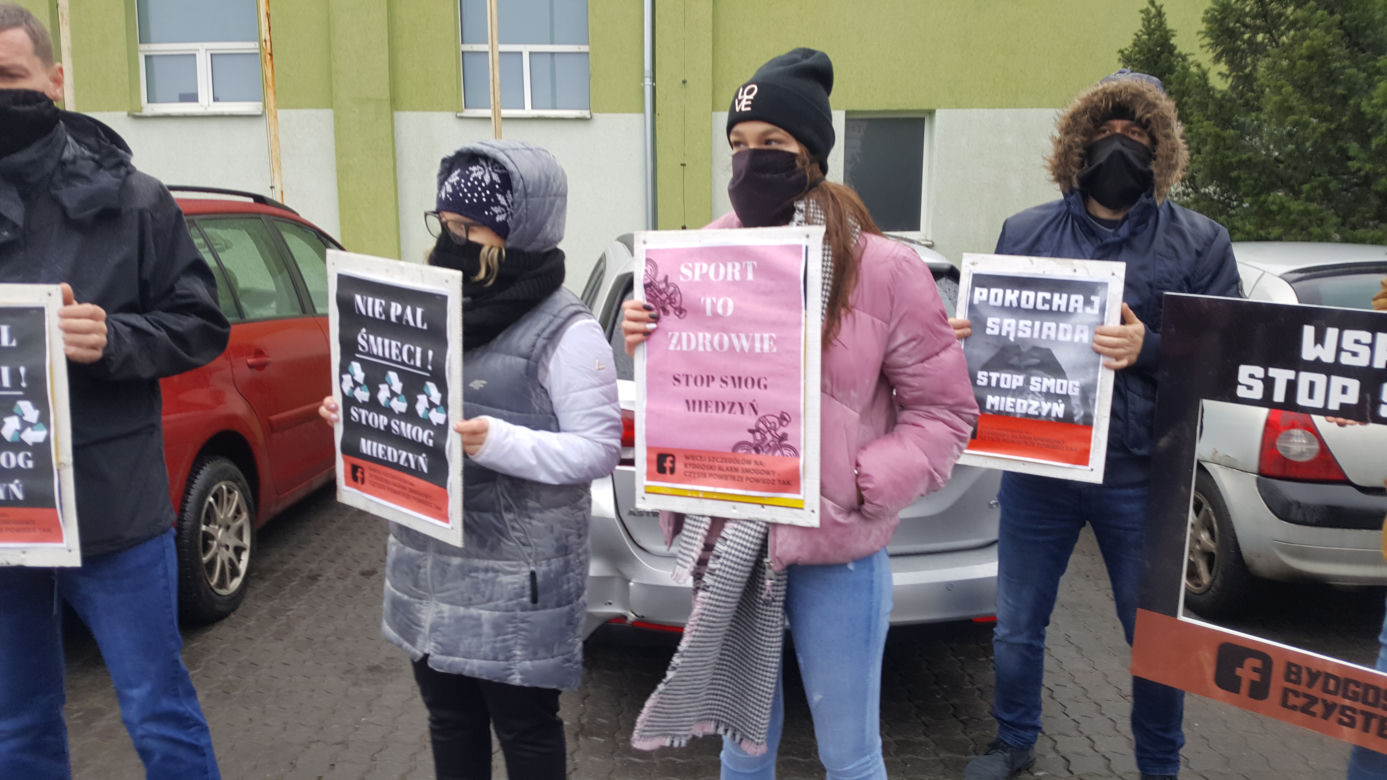 Akcja "Stop Smog" na bydgoskim Miedzyniu [ZDJĘCIA]