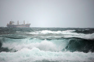 Pilne ostrzeżenie IMGW: silny wiatr uderzy w Pomorze! Sprawdź, gdzie będzie najgorzej