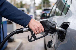 Hurtowe ceny paliw 8 września 2026. Mieszane sygnały z rafinerii – benzyna tanieje, diesel wciąż pnie się w górę