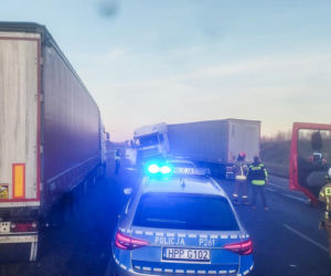 Wypadek na autostradzie A1. Zderzyły się dwie ciężarówki