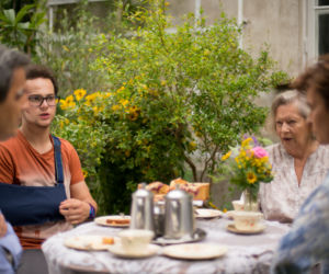 Lekarze 5 sezon odc. 10 (odc. 62). Elżbieta Bosak (Danuta Stenka), Janek (Nicolas Kusiak), Natasza - matka Elżbiety (Anna Lutosławska)