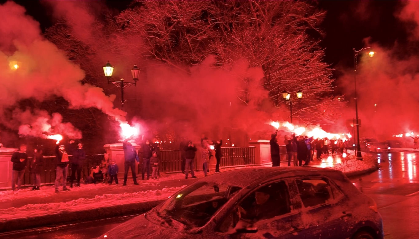 "Racowisko" kibiców Jagiellonii Białystok rozpoczęło się o symbolicznej godz. 19:20