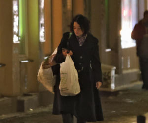 Anna Maria Żukowska buszuje w kwiatach