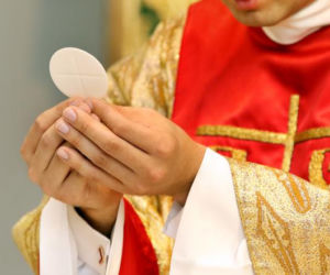 Pedofilia w Kościele: Ci księża trafili przed sąd. Historie ich ofiar są SZOKUJĄCE