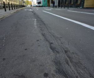 Wstyd! Takie dziurawe ulice w centrum Warszawy