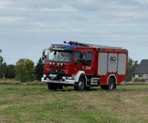 Chłopiec oddalił się od rodziców. Po chwili znaleziono go martwego w stawie
