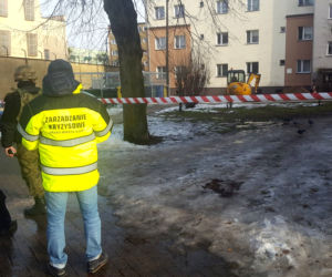 Niewybuchy między blokami przy 1-go Maja w Iławie