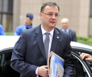 Premier przyznał się do romansu