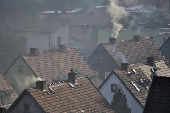 Kopciuch szkodzi bardziej, niż myślisz. Wymiana starego pieca na paliwo stałe, to dziś przede wszystkim inwestycja w zdrowie